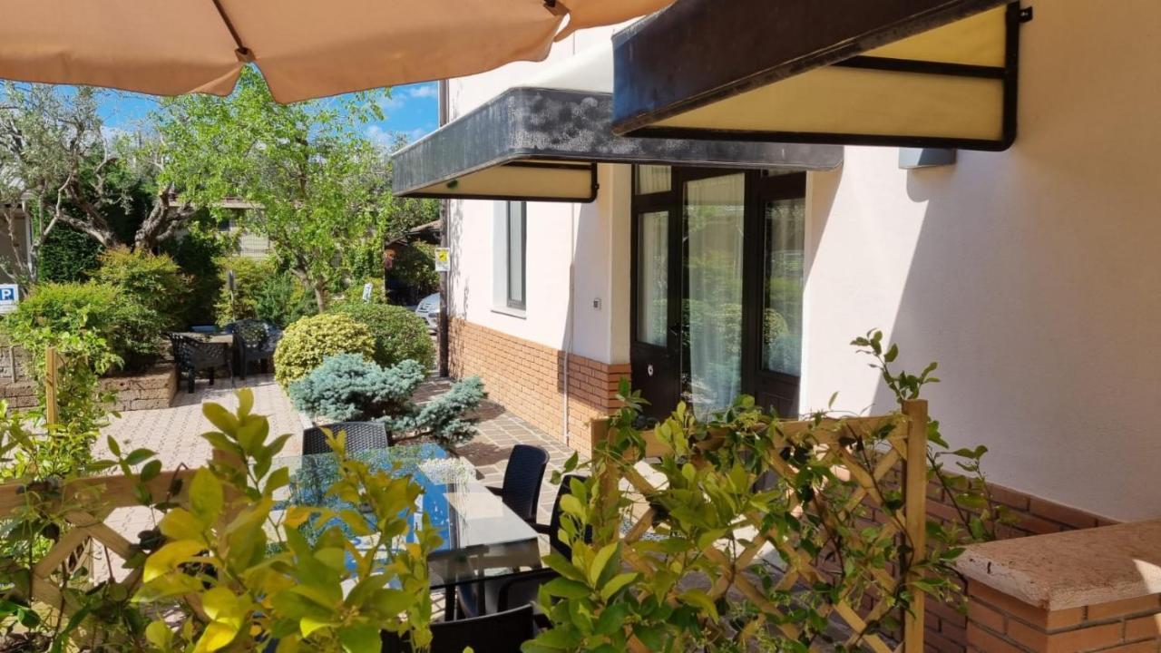 Fontana Oasis Apartments Castelnuovo del Garda Eksteriør billede